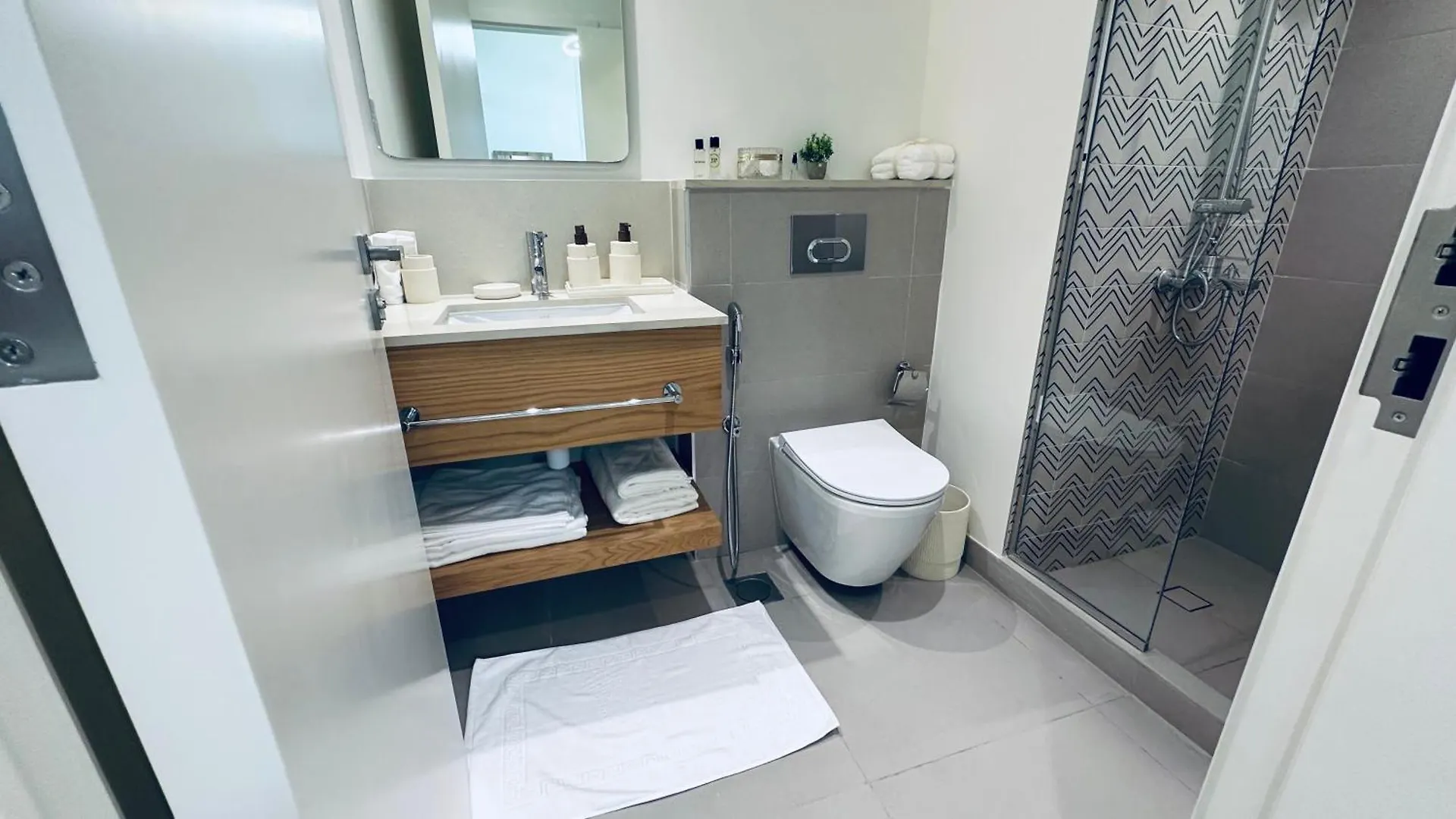 Brand New Golf View - Luxe Nest At Dubai Hills One Bedroom Apartment 0*,  United Arab Emirates